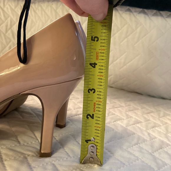 Nude pink and gold heels size 6 - Picture 9 of 11